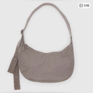 NWOT Baggu Medium Crescent- Dove
